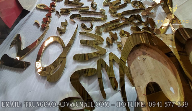 Chữ inox vàng. Gia công chữ nổi inox vàng.