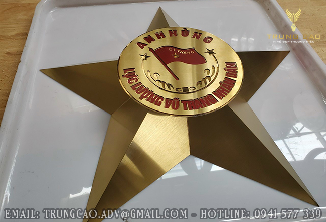 Chữ inox vàng gương